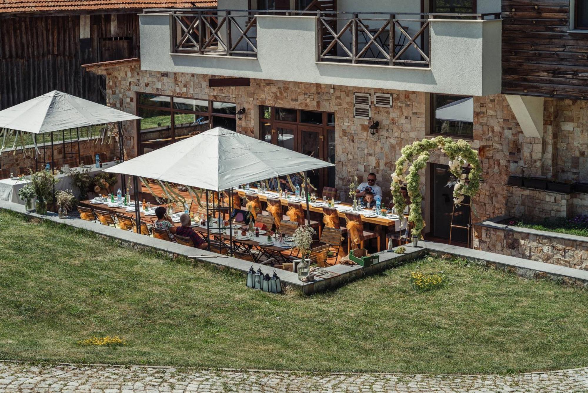 Trigrad Hotel Exterior photo