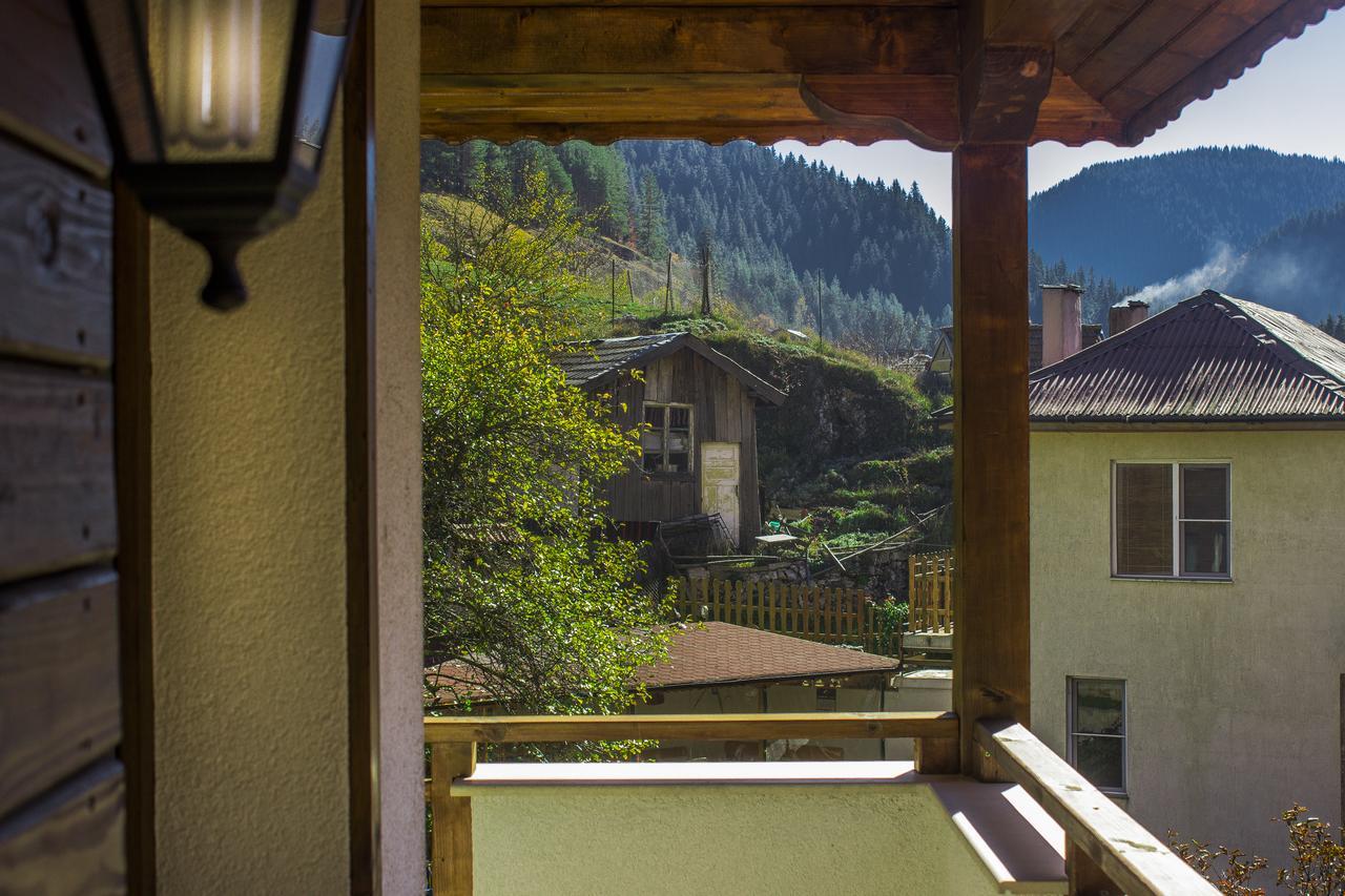 Trigrad Hotel Exterior photo